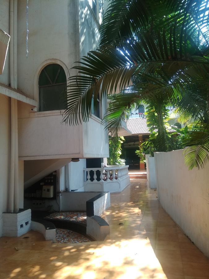 كالانغيُت Red Lion Hotel المظهر الخارجي الصورة